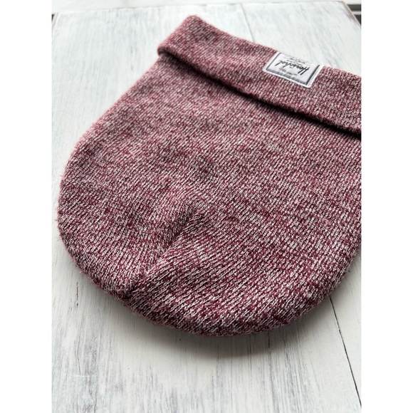 Herschel | heathered burgundy toque - Picture 3 of 5